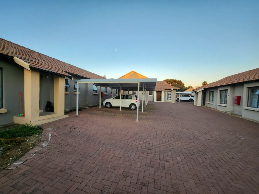 2 Bedroom Property for Sale in Flamwood North West
